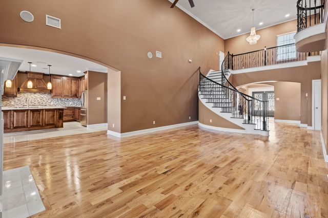 3003 Russell Road, Arlington, TX 76001