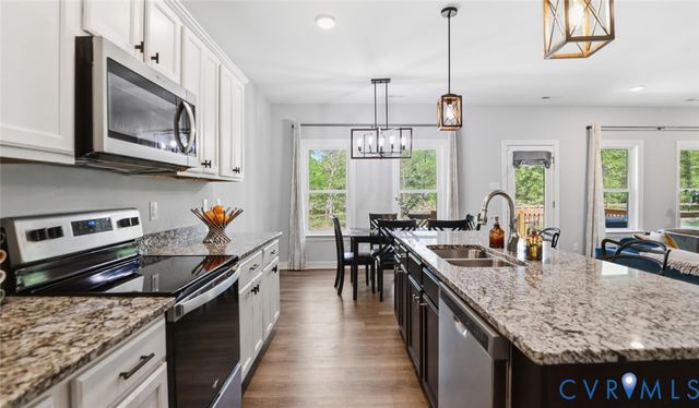 3436 Horseshoe Dr, Quinton, VA 23141