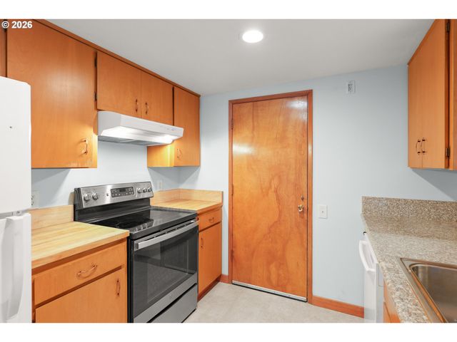 12500 Sw PRINCE ALBERT St, Portland, OR 97224