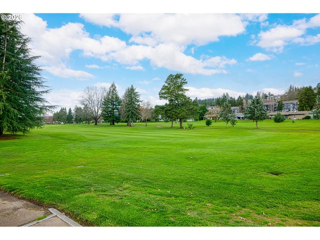 12500 Sw PRINCE ALBERT St, Portland, OR 97224