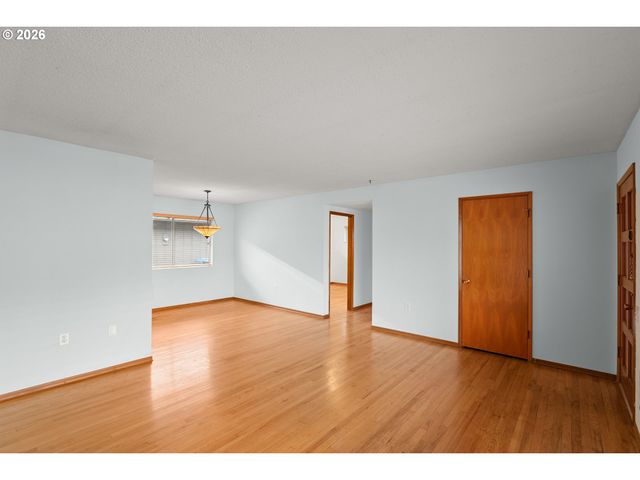 12500 Sw PRINCE ALBERT St, Portland, OR 97224