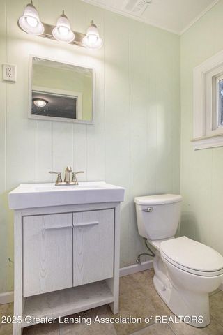 3700 W Holmes Road, Lansing, MI 48911