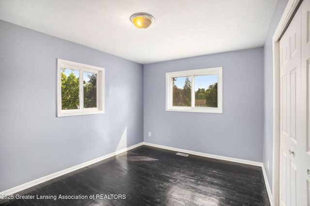 3700 W Holmes Road, Lansing, MI 48911