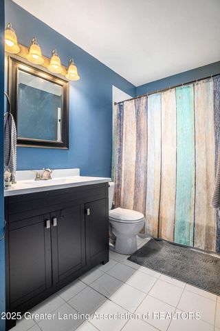 3700 W Holmes Road, Lansing, MI 48911