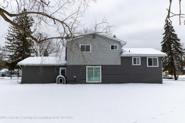 3700 W Holmes Road, Lansing, MI 48911