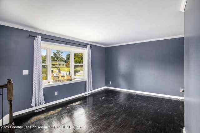 3700 W Holmes Road, Lansing, MI 48911