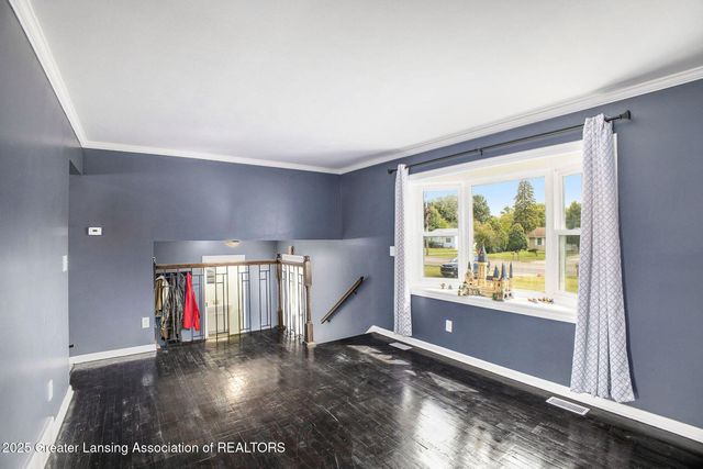 3700 W Holmes Road, Lansing, MI 48911