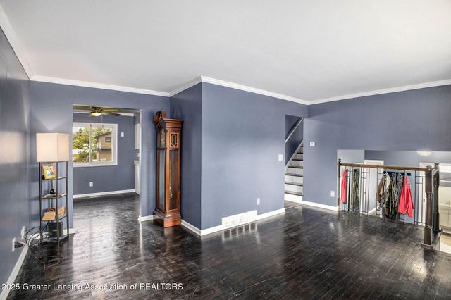 3700 W Holmes Road, Lansing, MI 48911