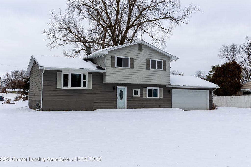 3700 W Holmes Road, Lansing, MI 48911