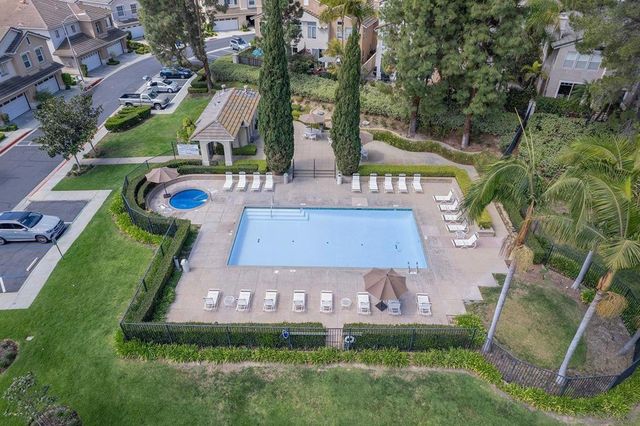 12997 Caminito Bautizo 41, San Diego, CA 92130