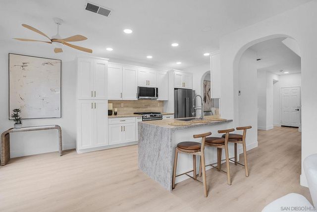 12997 Caminito Bautizo 41, San Diego, CA 92130