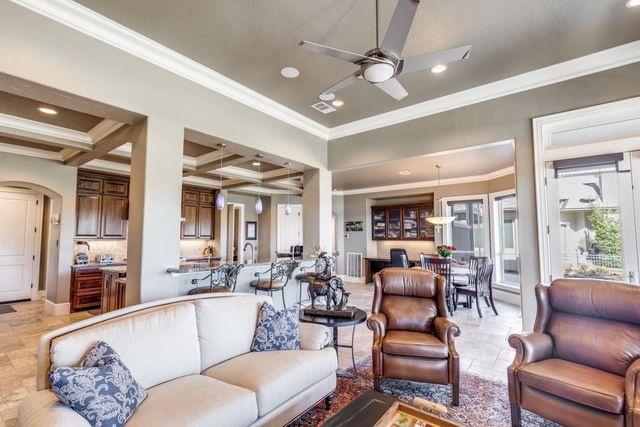 4 Island Green Court, Kingwood, TX 77339