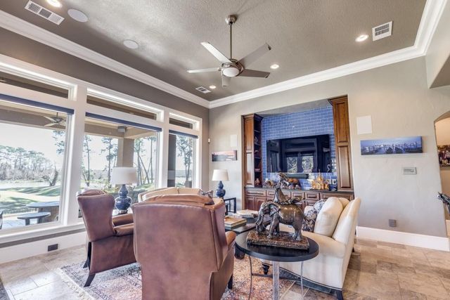 4 Island Green Court, Kingwood, TX 77339