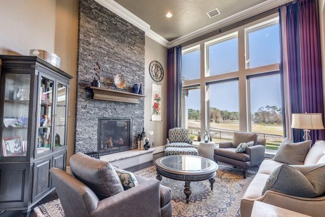 4 Island Green Court, Kingwood, TX 77339