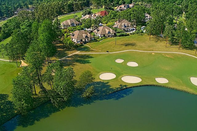 4 Island Green Court, Kingwood, TX 77339