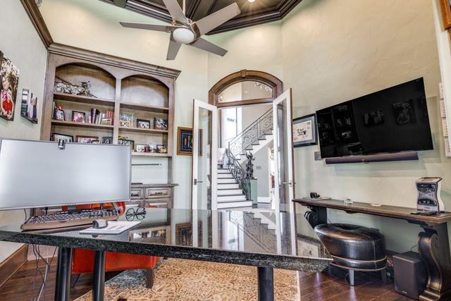 4 Island Green Court, Kingwood, TX 77339