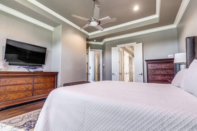 4 Island Green Court, Kingwood, TX 77339