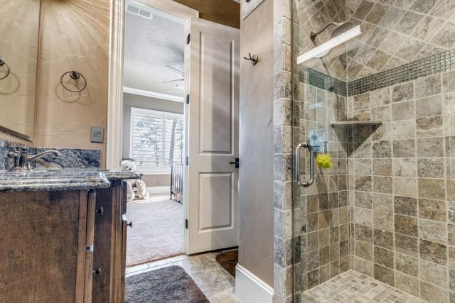 4 Island Green Court, Kingwood, TX 77339