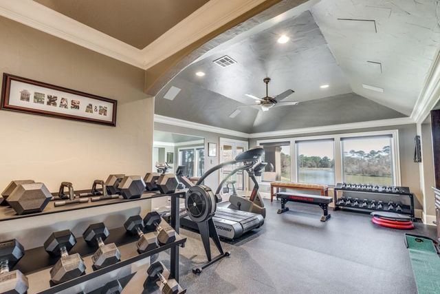 4 Island Green Court, Kingwood, TX 77339