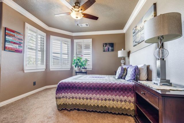 4 Island Green Court, Kingwood, TX 77339