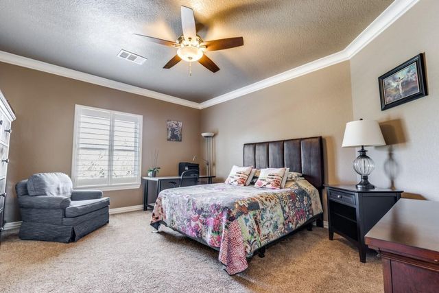 4 Island Green Court, Kingwood, TX 77339