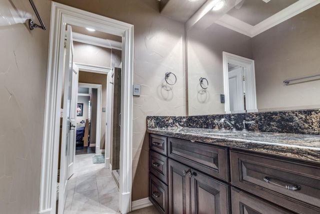 4 Island Green Court, Kingwood, TX 77339