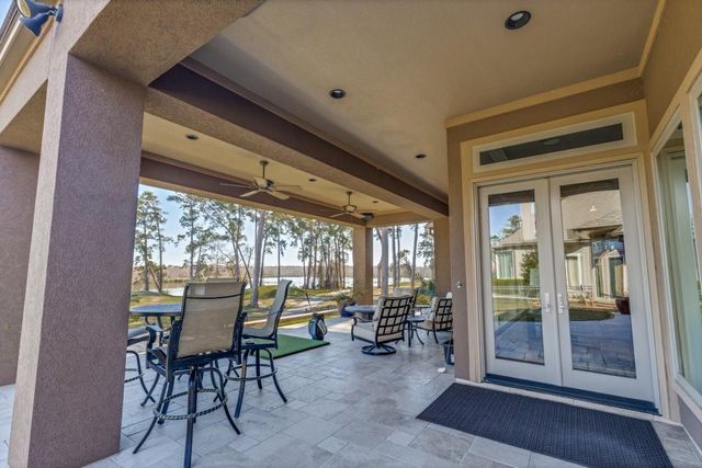 4 Island Green Court, Kingwood, TX 77339