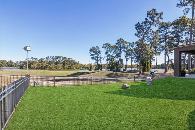 4 Island Green Court, Kingwood, TX 77339