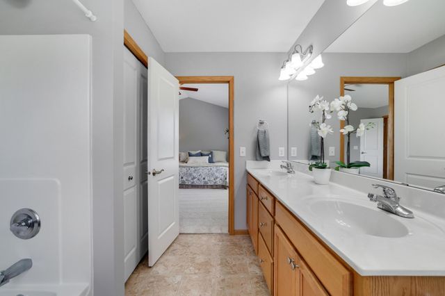 17554 Gerdine Path, Lakeville, MN 55044