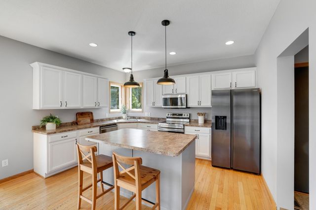 17554 Gerdine Path, Lakeville, MN 55044