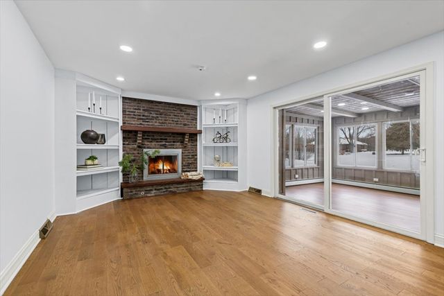 2527 Checker Road, Long Grove, IL 60047