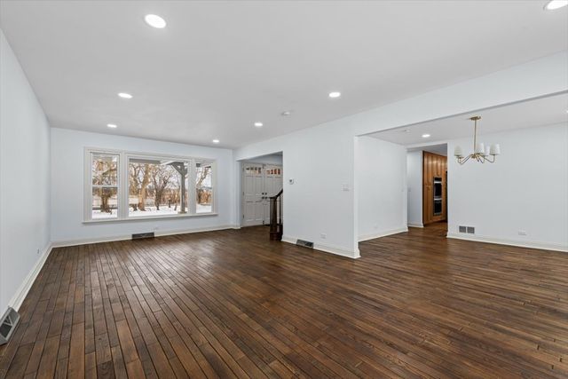 2527 Checker Road, Long Grove, IL 60047