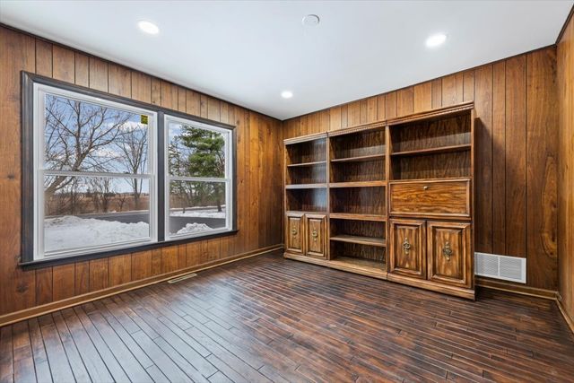 2527 Checker Road, Long Grove, IL 60047