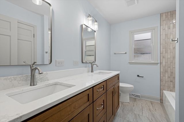 2527 Checker Road, Long Grove, IL 60047