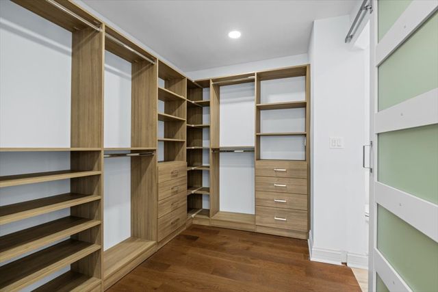 2527 Checker Road, Long Grove, IL 60047