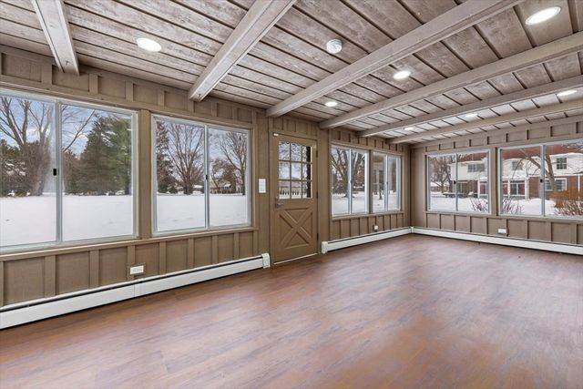 2527 Checker Road, Long Grove, IL 60047