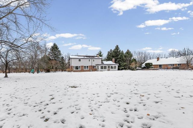 2527 Checker Road, Long Grove, IL 60047