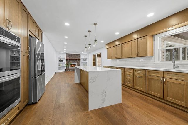 2527 Checker Road, Long Grove, IL 60047