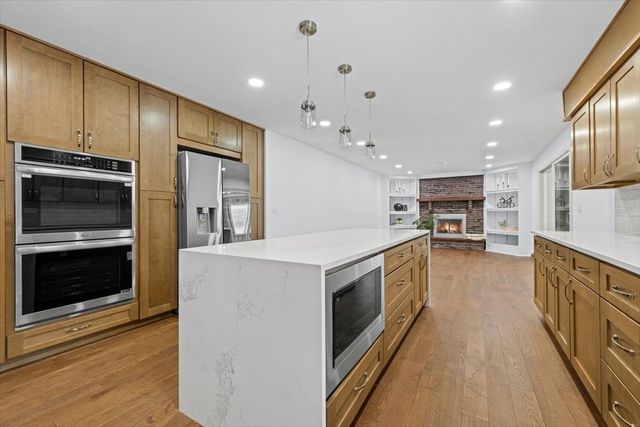 2527 Checker Road, Long Grove, IL 60047