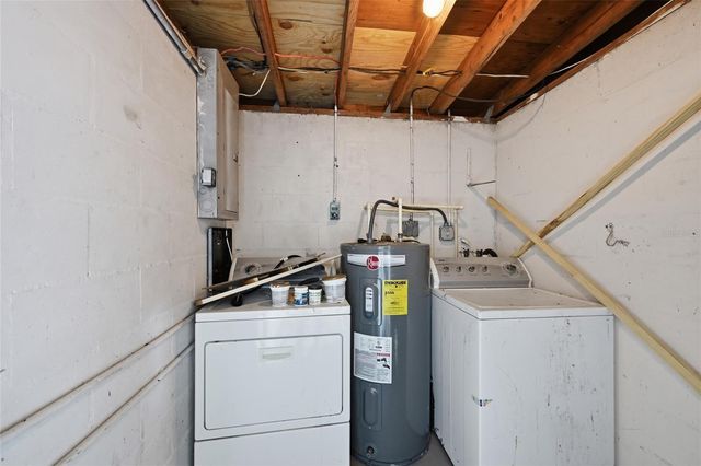 1302 14TH STREET E, Bradenton, FL 34208