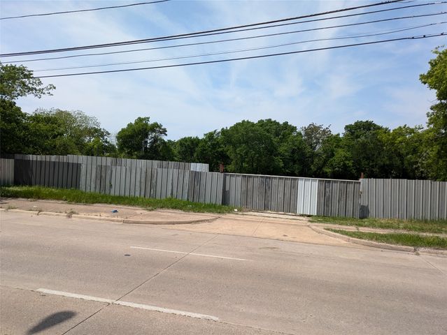 2437 Cedar Crest Boulevard, Dallas, TX 75203