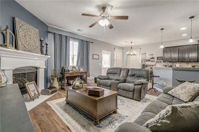 11008 SW 38th Circle, Mustang, OK 73064