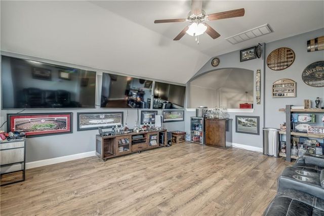11008 SW 38th Circle, Mustang, OK 73064