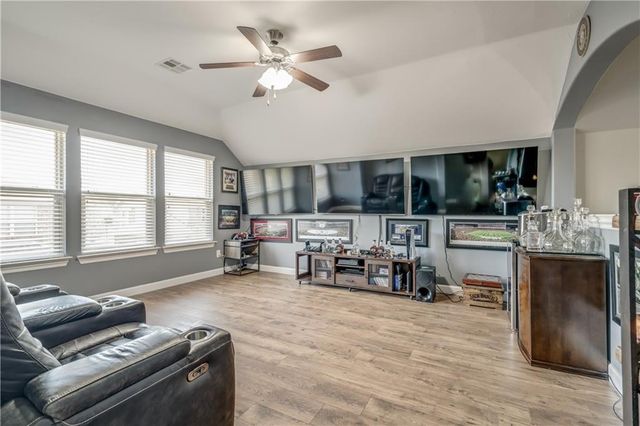 11008 SW 38th Circle, Mustang, OK 73064