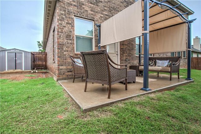 11008 SW 38th Circle, Mustang, OK 73064