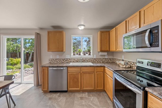 2490 SW Cascade Mountain Avenue, Redmond, OR 97756