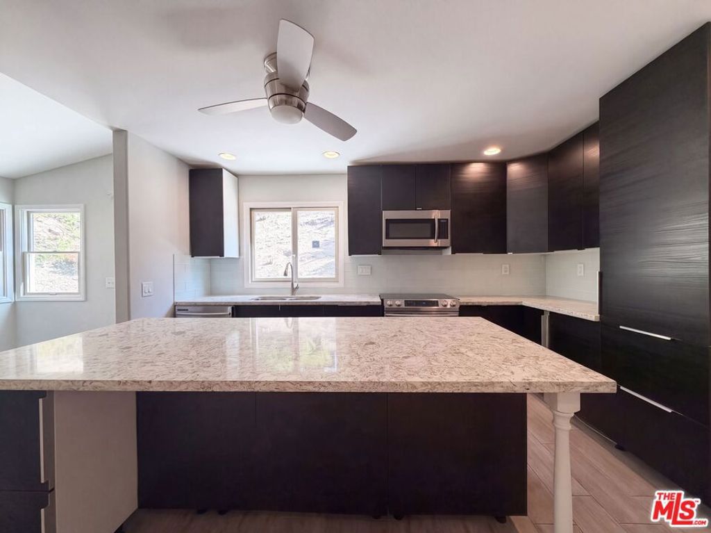 11569 Viking Avenue, Los Angeles, CA 91326 — photo 2