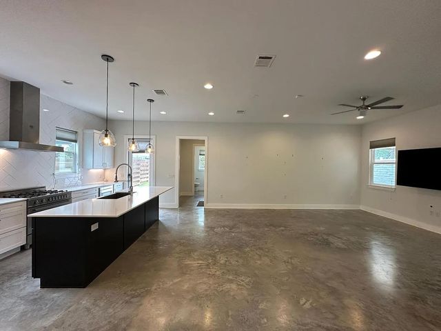 610 W 33rd ST, Austin, TX 78705