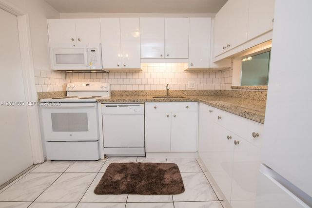 4650 Washington St 502, Hollywood, FL 33021