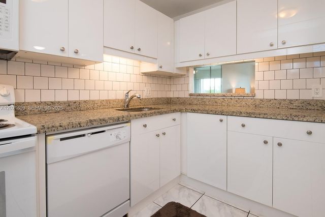 4650 Washington St 502, Hollywood, FL 33021